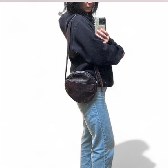 Baggu burgundy circle crossbody bag - Picture 8 of 8